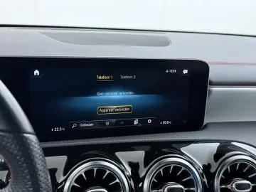 MERCEDES-BENZ CLA 180 AMG