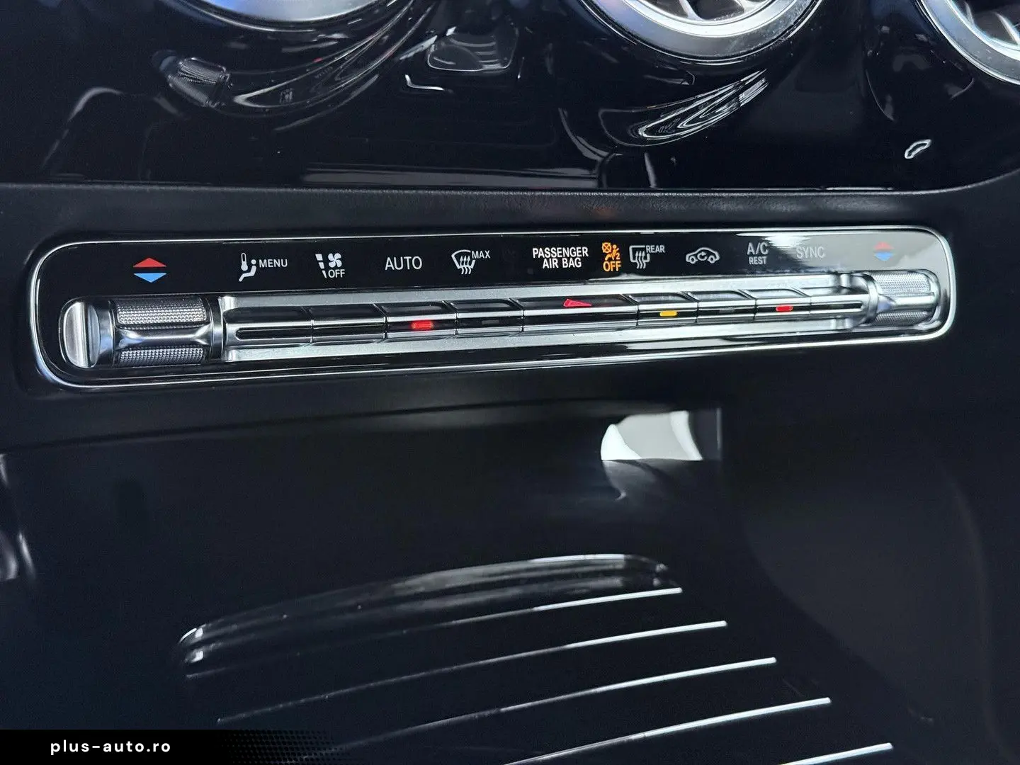 MERCEDES-BENZ CLA 180 AMG