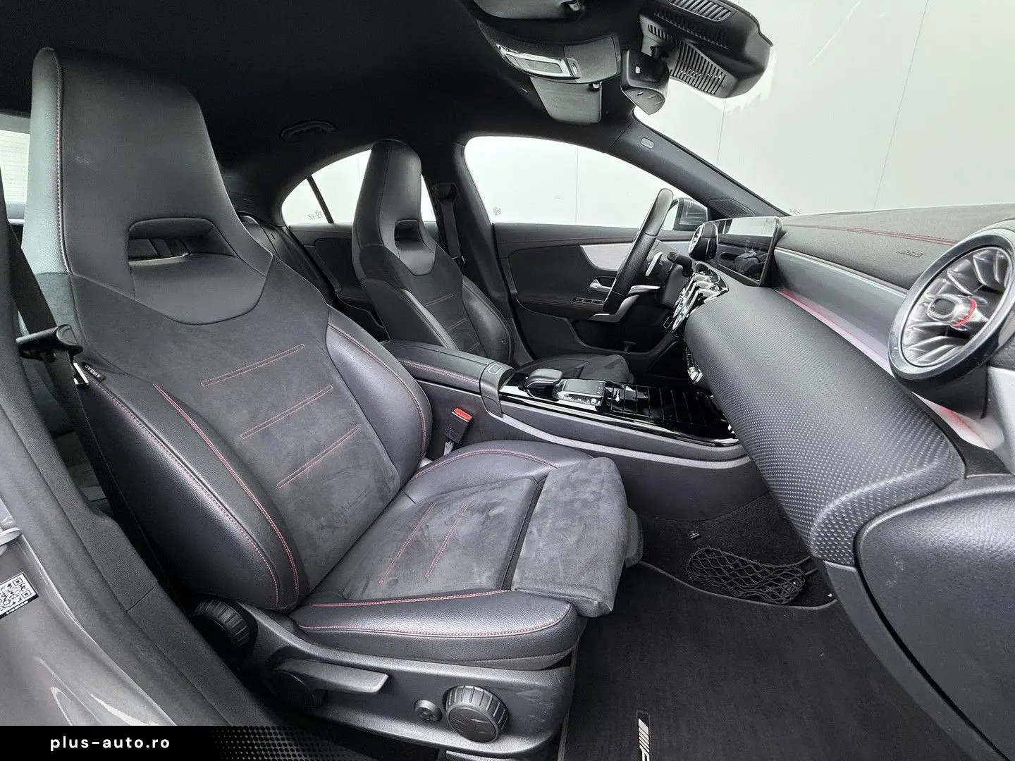 MERCEDES-BENZ CLA 180 AMG