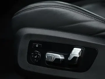 BMW X6 4.0dxd M Sport  Suspensie Adapt HK HUD Pano