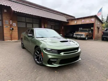 DODGE RT SPORT NAVI PDC LEDER SERVICE NEU GARANTIE TOP