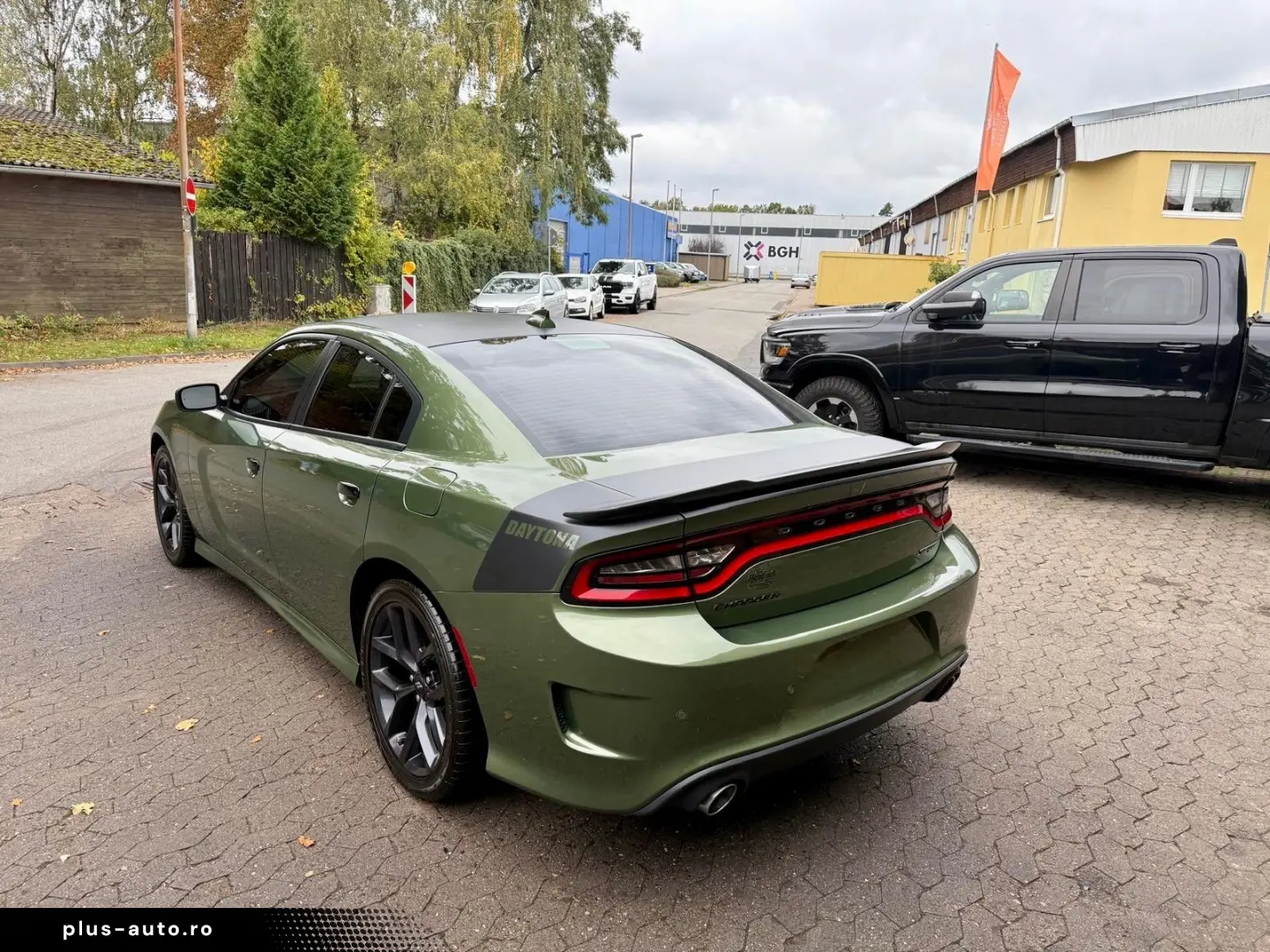 DODGE RT SPORT NAVI PDC LEDER SERVICE NEU GARANTIE TOP