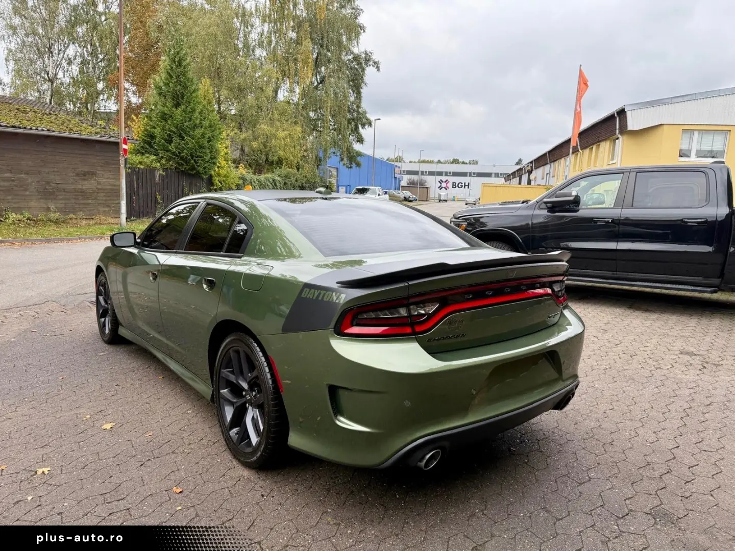 DODGE RT SPORT NAVI PDC LEDER SERVICE NEU GARANTIE TOP