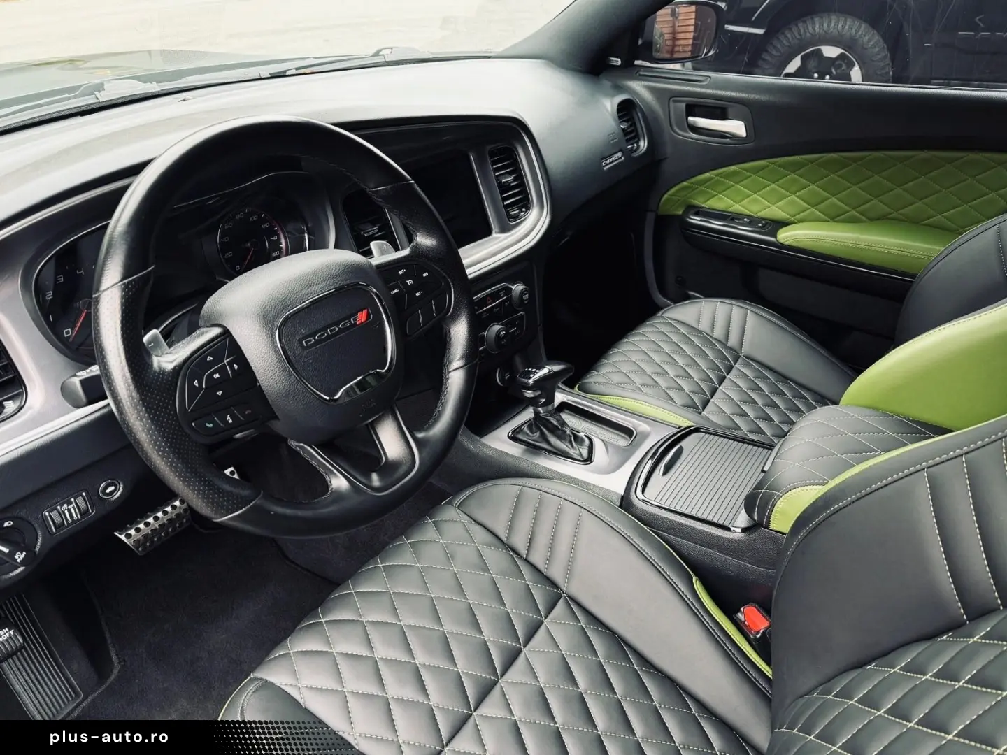 DODGE RT SPORT NAVI PDC LEDER SERVICE NEU GARANTIE TOP