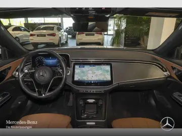 Mercedes-Benz E 220 d AVANTGARDE ADVANCED
