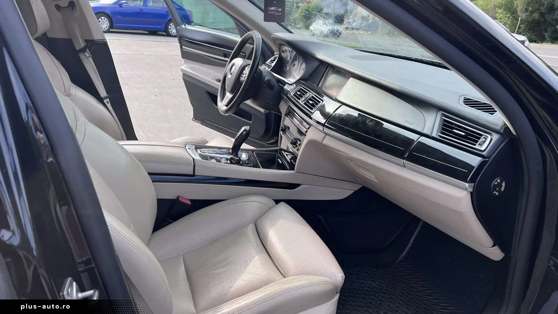 BMW 740