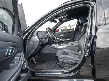 BMW 330i Touring