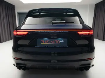 Porsche Cayenne E-Hybrid Platinum Edition 2023