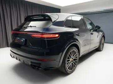 Porsche Cayenne E-Hybrid Platinum Edition 2023