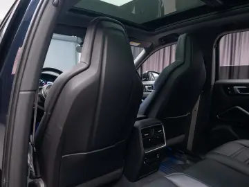 Porsche Cayenne E-Hybrid Platinum Edition 2023