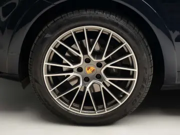 Porsche Cayenne E-Hybrid Platinum Edition 2023