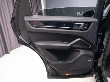 Porsche Cayenne E-Hybrid Platinum Edition 2023