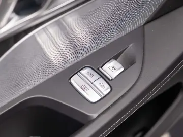 BMW M8 Competition xDrive 625 CP