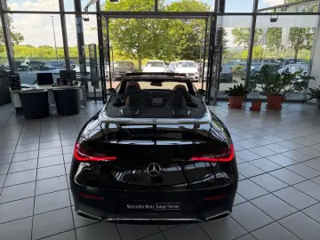 MERCEDES-BENZ CLE 220d Cabriolet AMG Artico Braun