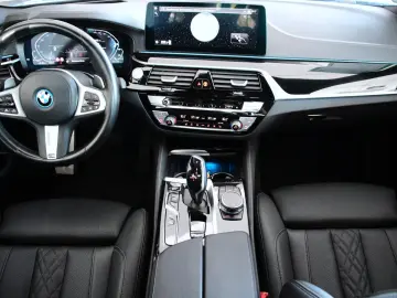 BMW 530e xDrive (G30) M Sport  A-LED GSD ACC Leder