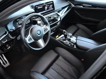 BMW 530e xDrive (G30) M Sport  A-LED GSD ACC Leder