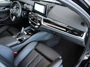 BMW 530e xDrive (G30) M Sport  A-LED GSD ACC Leder