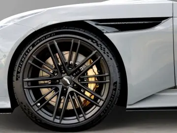 ASTON MARTIN DB12 China Grey Oxford Tan nur 10500km