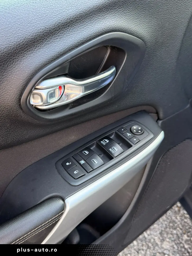 JEEP Cherokee 2018 — imagine 18