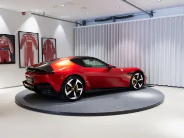 FERRARI 12Cilindri