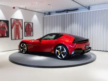 FERRARI 12Cilindri