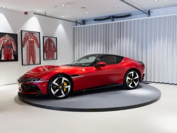 FERRARI 12Cilindri