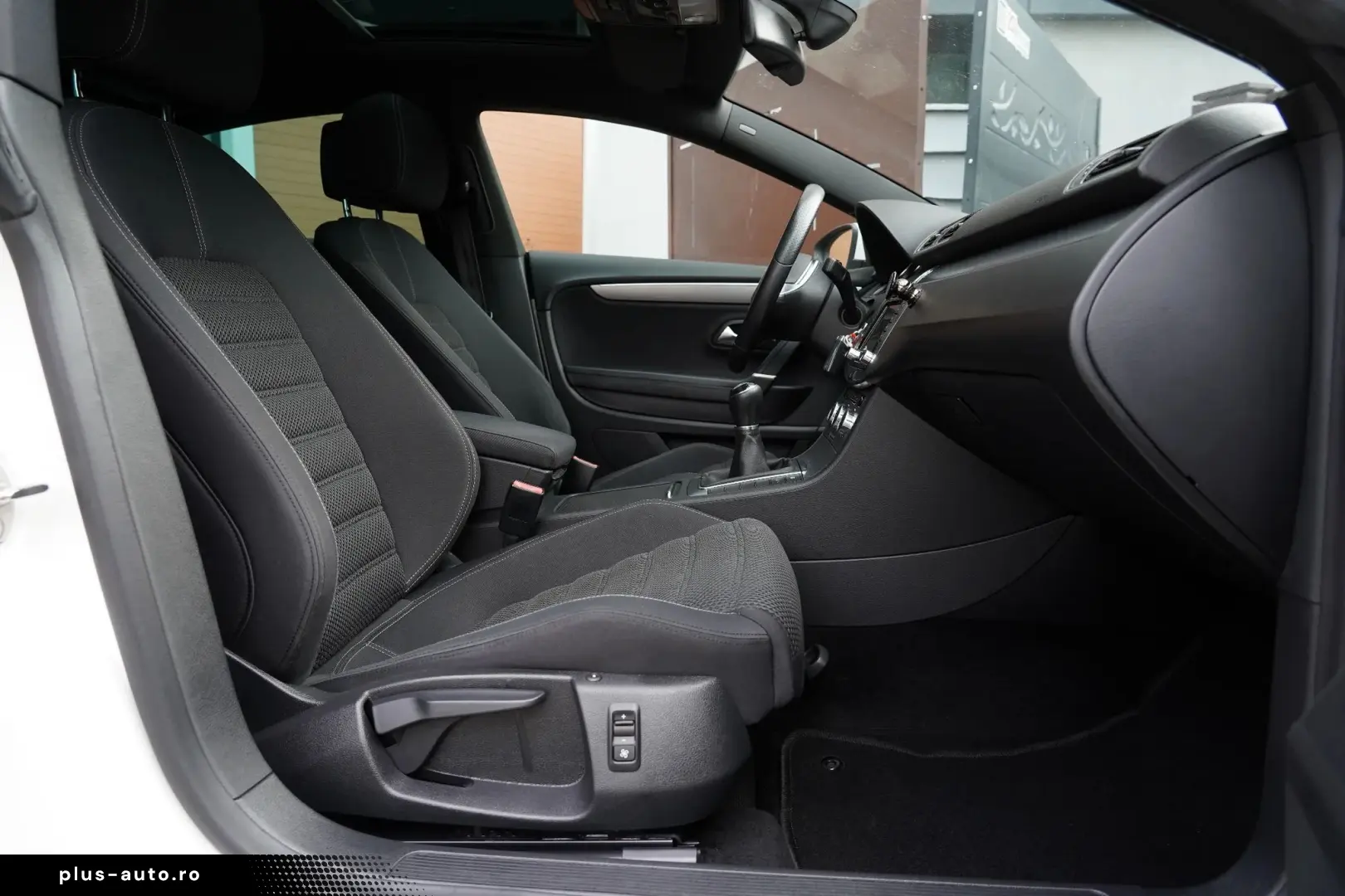 Volkswagen Passat-Cc