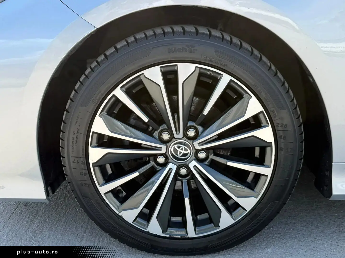 Toyota Corolla Dynamic 1.8 Hybrid 140 Cp