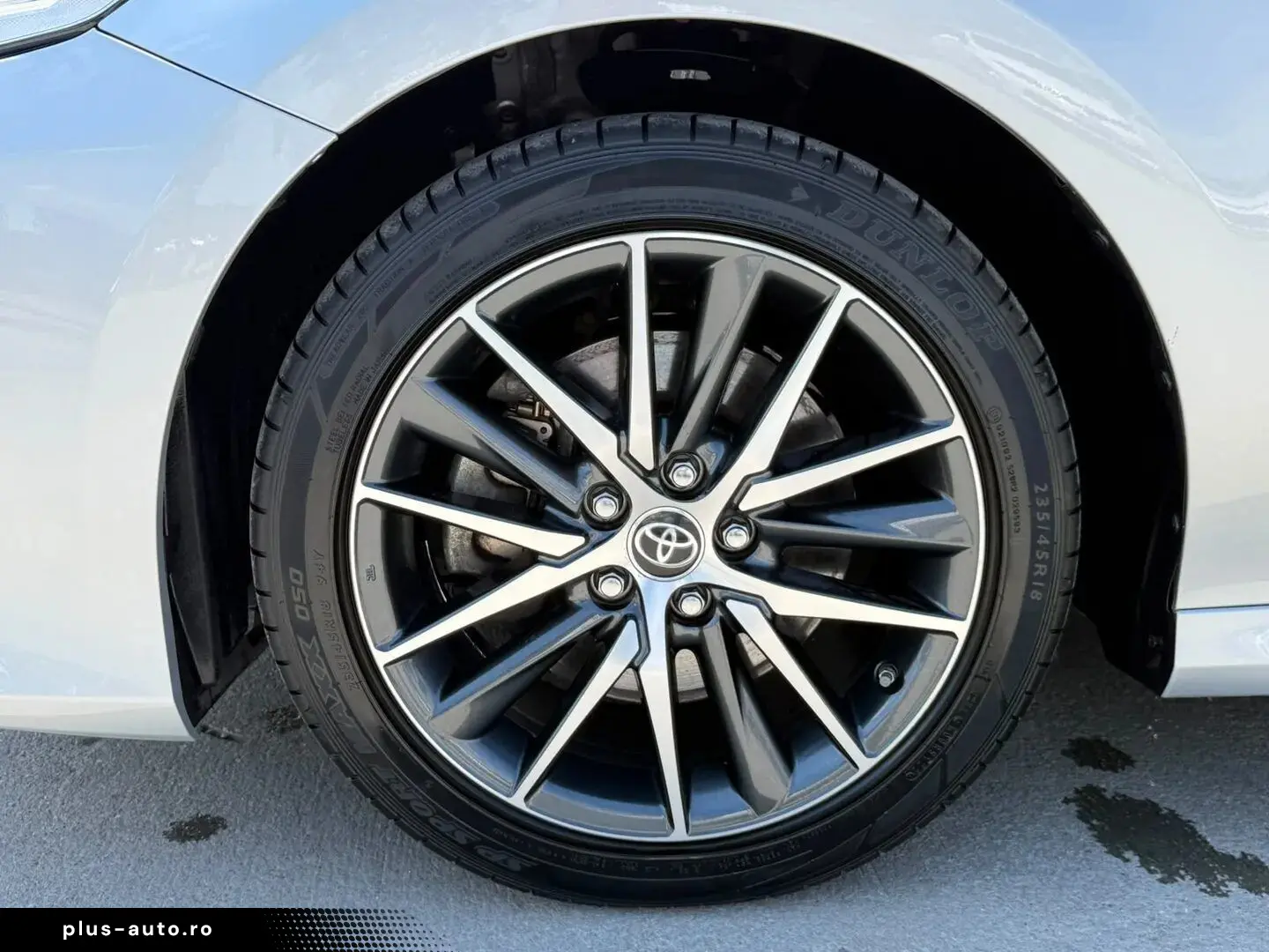 Toyota Camry Dynamic 2.5 Hybrid 218 Cp