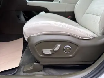 Hyundai SANTA FE 1.6 T-GDI PHEV SIGNATURE COMF. 7 Sts