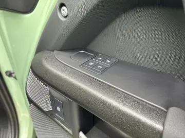 Land Rover Defender 110 D300 75th Limited Edition