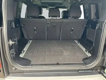 Land Rover Defender 110 D300 75th Limited Edition