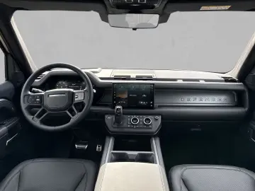 Land Rover Defender 110 D300 X SHZ 22 LM AHK