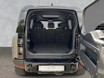 Land Rover Defender 110 D300 X SHZ 22 LM AHK