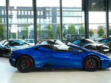 LAMBORGHINI Huracán EVO Spyder STYLE-PACK. SENSONUM LIFT 1.H