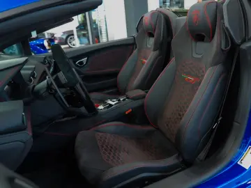 LAMBORGHINI Huracán EVO Spyder STYLE-PACK. SENSONUM LIFT 1.H
