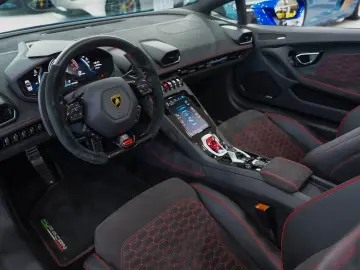 LAMBORGHINI Huracán EVO Spyder STYLE-PACK. SENSONUM LIFT 1.H