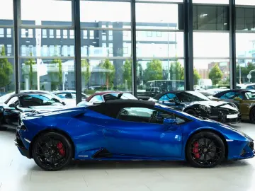 LAMBORGHINI Huracán EVO Spyder STYLE-PACK. SENSONUM LIFT 1.H