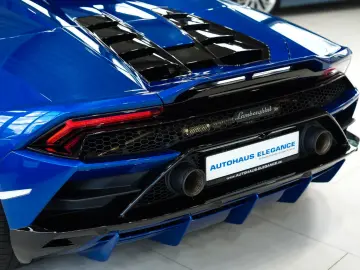 LAMBORGHINI Huracán EVO Spyder STYLE-PACK. SENSONUM LIFT 1.H