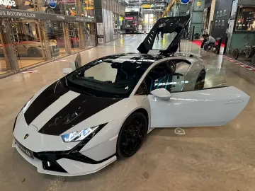 LAMBORGHINI Huracán Tecnica   Style Package   Alcantara