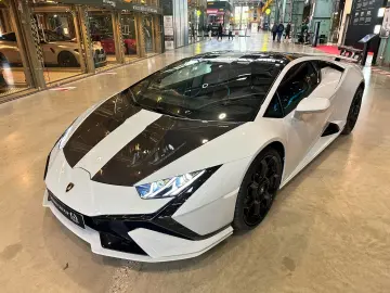 LAMBORGHINI Huracán Tecnica   Style Package   Alcantara