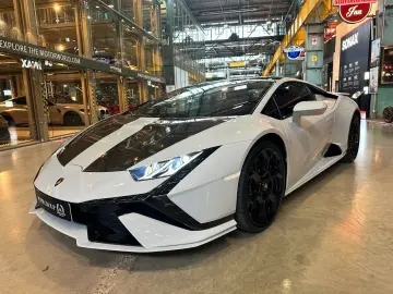 LAMBORGHINI Huracán Tecnica   Style Package   Alcantara
