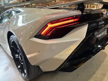 LAMBORGHINI Huracán Tecnica   Style Package   Alcantara
