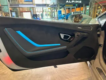 LAMBORGHINI Huracán Tecnica   Style Package   Alcantara