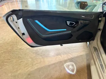 LAMBORGHINI Huracán Tecnica   Style Package   Alcantara