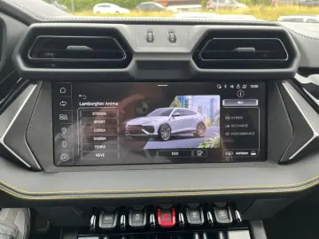 LAMBORGHINI Urus 4.0 V8 PHEV SE B&O PANO ANIMA MASSAGE 23