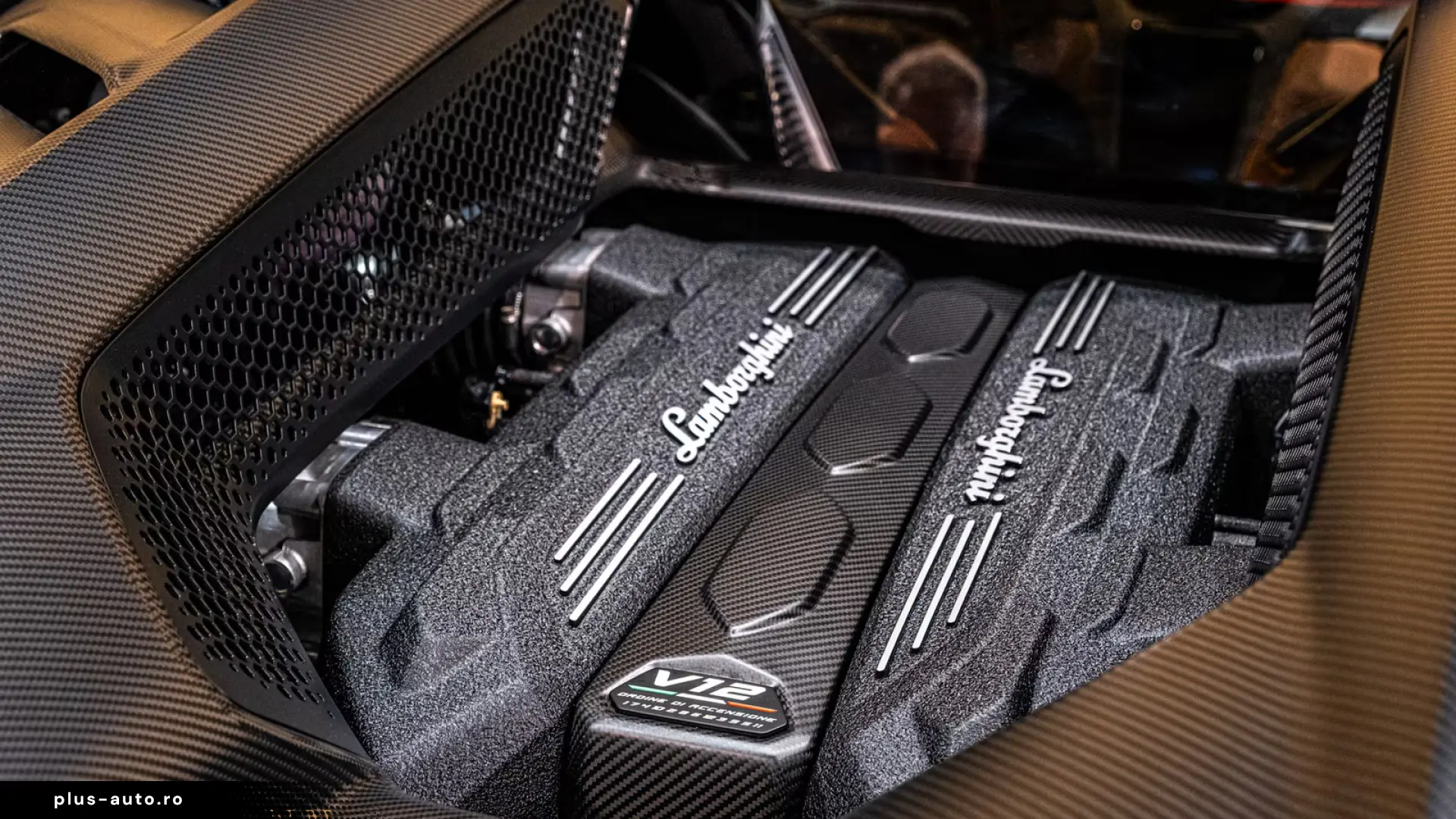 Lamborghini Revuelto   CARBON   PASSANGER DISPLAY