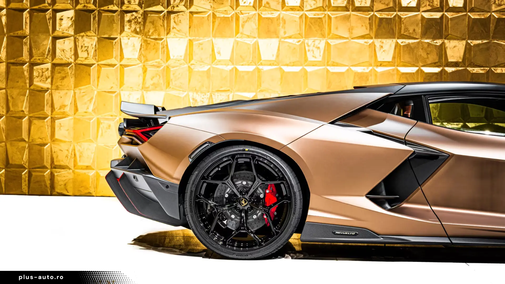 Lamborghini Revuelto   CARBON   PASSANGER DISPLAY