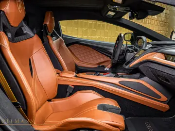Lamborghini Revuelto   CARBON   PASSANGER DISPLAY