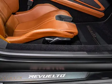Lamborghini Revuelto   CARBON   PASSANGER DISPLAY